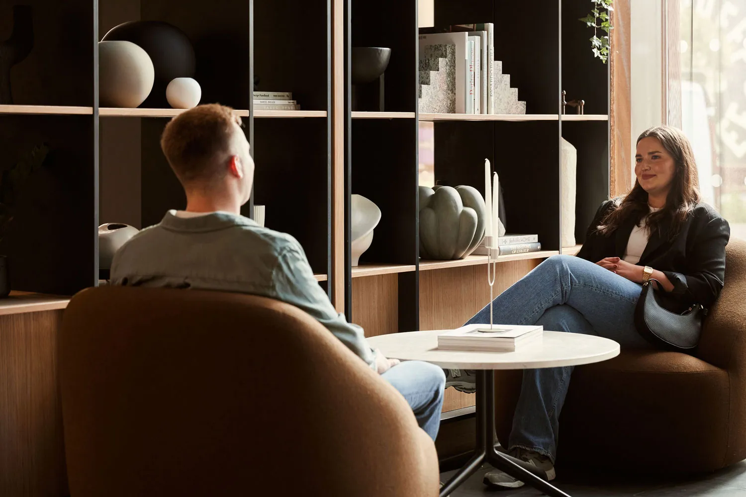      Lounge Areas